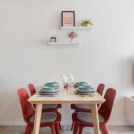 Fully Equipped Apartments With Terraces, Free Garage Parking, Netflix & Ac - By Apartmany Slapanice Cz المظهر الخارجي الصورة