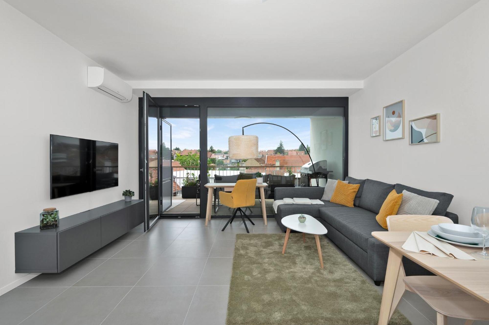 Fully Equipped Apartments With Terraces, Free Garage Parking, Netflix & Ac - By Apartmany Slapanice Cz المظهر الخارجي الصورة